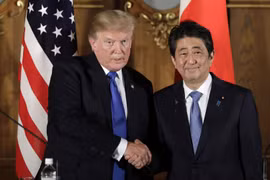 Tổng thống Mỹ Donald Trump và Thủ tướng Nhật Bản Shinzo Abe. (Nguồn: AFP/Getty Images)