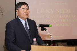 Đại sứ Đoàn Xuân Hưng quán triệt các nội dung cơ bản của Nghị quyết Trung ương IV khóa XII. (Ảnh: Phạm Văn Thắng/Vietnam+)