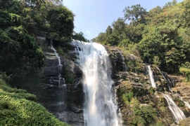 Quang cảnh thác nước Wachirathan tại Công viên Quốc gia Doi Inthanon. (Ảnh: Ngọc Quang/Vietnam+) 