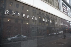 Bên ngoài trụ sở Ngân hàng dự trữ Australia tại Sydney ngày 2/8. (Nguồn: THX/TTXVN)