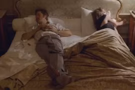Brad Pitt, Angelina Jolie trong phim 'By the Sea.' (Nguồn: hollywoodreporter.com)