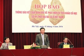 Giáo sư, tiến sỹ Nguyễn Xuân Thắng - Chủ tịch Viện Hàn Lâm Khoa học xã hội Việt Nam phát biểu tại họp báo. (Ảnh: Anh Tuấn/TTXVN)