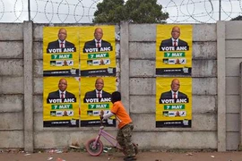 Poster vận động tranh cử ở Nam Phi. (Nguồn: Reuters)