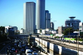 Israel dự kiến cắt giảm 60% lượng xăng dầu giao thông