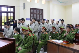 Tuyên hai án tử hình trong vụ buôn bán 213 bánh heroin 