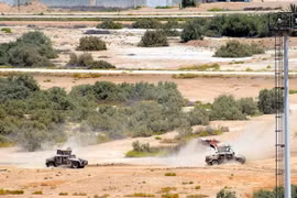 Binh sỹ Iraq trong chiến dịch truy quét các tay súng IS tại thành phố Fallujah, thuộc tỉnh miền Tây Anbar. (Nguồn: EPA/TTXVN)