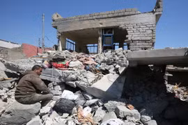 Cảnh đổ nát sau các cuộc không kích ở Mosul, Iraq ngày 26/3. (Nguồn: AFP/TTXVN)