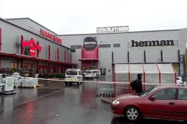 Cảnh sát được triển khai tới Kuopio, Phần Lan, sau vụ bạo lực tại trường dạy nghề Savo ngày 1/10/2019. (Nguồn: Getty Images/TTXVN) 