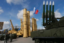 Hệ thống tên lửa giàn đất đối không S-300 tại Kubinka, Moskva ngày 6/9/2016. (Nguồn: EPA/TTXVN)