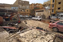 Hiện trường một vụ tấn công tại Benghazi, Libya. (Nguồn: AFP/TTXVN) 