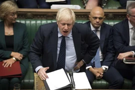 Thủ tướng Boris Johnson (giữa) tại phiên họp của Hạ viện ở London ngày 3/9/2019. (Nguồn: THX/TTXVN) 