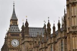 Quang cảnh bên ngoài tòa nhà Hạ viện Anh ở London. (Nguồn: AFP/TTXVN) 