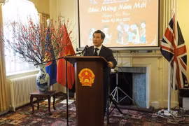 Đại sứ Việt Nam tại Vương quốc Anh Trần Ngọc An phát biểu tại Tết cộng đồng. (Ảnh: Tuấn Anh/Vietnam+)
