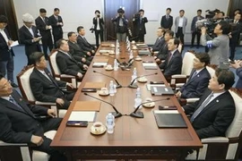 Một cuộc đàm phán cấp cao liên Triều tổ chức tại làng đình chiến Panmunjom. (Nguồn: TTXVN phát)