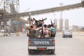 Phiến quân Houthi rút khỏi thành phố cảng Hodeidah ở Yemen ngày 11/5/2019. (Nguồn: THX/TTXVN) 
