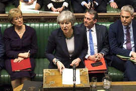 Thủ tướng Anh Theresa May (giữa). (Ảnh: THX/TTXVN) 