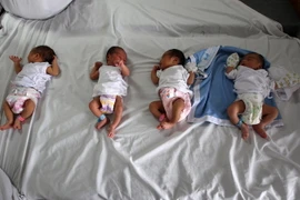 Đúng vào ngày đầu tiên của Năm mới 2016, dân số thế giới ước đoán sẽ lên tới 7.295.889.256 người. (Ảnh: Thanh Trà/Vietnam+)