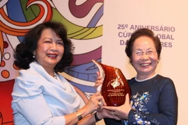 Bà Nguyễn Thị Doan nhận giải thưởng Lãnh đạo nhà nước toàn cầu