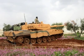 Xe quân sự Thổ Nhĩ Kỳ tham gia chiến dịch chống các tay súng người Kurd ở khu vực Afrin, Syria ngày 7/3. (Nguồn: AFP/TTXVN)