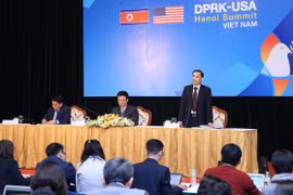 Thứ trưởng Bộ Ngoại giao Lê Hoài Trung phát biểu tại Họp báo quốc tế về công tác chuẩn bị Hội nghị Thượng đỉnh Hoa Kỳ-Triều Tiên lần thứ hai. (Ảnh: Lâm Khánh/TTXVN) 