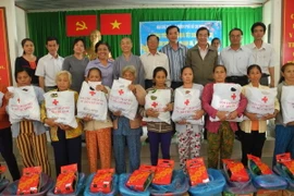 Vận động hơn 23 tỷ đồng tặng quà Tết Giáp Ngọ 2014