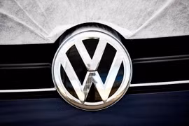 Biểu tượng của hãng Volkswagen tại nhà máy sản xuất ôtô ở Wolfsburg, Đức ngày 5/1. (Nguồn: EPA/TTXVN)