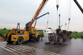 Hiện trường vụ tai nạn. (Ảnh: Mạnh Tú/TTXVN)