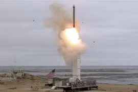 Vụ thử tên lửa hành trình phóng từ mặt đất tại đảo San Nicolas, bang California (Mỹ) ngày 18/8/2019. (Nguồn: AFP/TTXV)N 