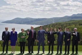 Lãnh đạo các nước G7 chụp ảnh chung tại hội nghị. (Nguồn: EPA/TTXVN)