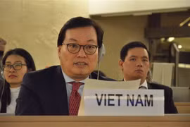 Đại sứ Dương Chí Dũng, Trưởng Phái đoàn thường trực Việt Nam bên cạnh Liên hợp quốc, Tổ chức Thương mại Thế giới (WTO) và các tổ chức quốc tế khác tại Geneva (Thụy Sĩ). (Ảnh: Hoàng Hoa/TTXVN)