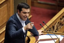 Thủ tướng Hy Lạp Alexis Tsipras phát biểu tại phiên họp Quốc hội ở Athens ngày 10/10. (Nguồn: EPA/TTXVN)