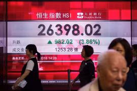Bảng tỷ giá chứng khoán tại Hong Kong. (Nguồn: AFP/TTXVN) 