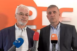 Joerg Brase, phóng viên ZDF (phải) và Thomas Seibert, phóng viên của Tagesspiegel. (Nguồn: DPA) 