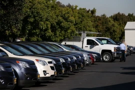Các xe ôtô hiệu Chevrolet bày bán tại San Leandro, bang California, Mỹ. (Nguồn: AFP/TTXVN)