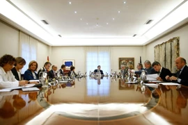 Một cuộc họp nội các của chính quyền Tây Ban Nha. (Nguồn: AFP/TTXVN)