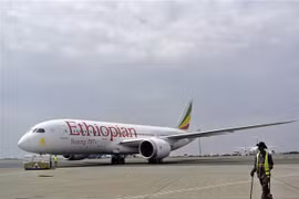 Máy bay của hãng hàng không Ethiopian Airlines cất cánh từ sân bay quốc tế Bole ở Addis Ababa, Ethiopia. (Nguồn: AFP/ TTXVN) 