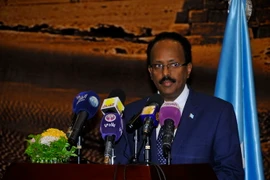 Tổng thống Somalia Mohamed Abdullahi Mohamed trong cuộc họp báo ở Khartoum nhân chuyến thăm Sudan ngày 5/10. (Nguồn: THX/TTXVN)