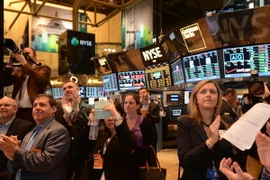 Các chỉ số chứng khoán Mỹ biến động trái chiều