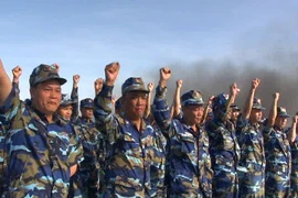 [Photo] Nghi lễ chào cờ Tổ Quốc trên vùng biển Hoàng Sa