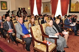 Các học giả, quan chức tham dự hội thảo. (Ảnh: Thanh Tuấn/TTXVN)