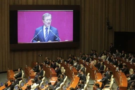 Tổng thống Hàn Quốc Moon Jae-in phát biểu trước phiên họp ở quốc hội. (Nguồn: AFP/TTXVN)