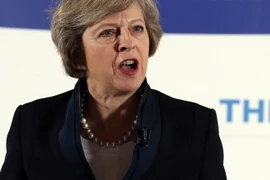 Bộ trưởng Nội vụ Anh Theresa May trong chiến dịch vận động tranh cử ở Birmingham ngày 11/7. (Nguồn: EPA/TTXVN)