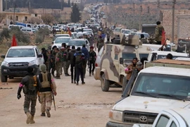 Binh sỹ Thổ Nhĩ Kỳ tiến vào khu vực ngoại ô phía Tây Al-Bab ngày 9/2/2017. (Nguồn: AFP/TTXVN)