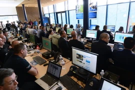 Hệ thống máy tính tại Trung tâm hợp tác an ninh quốc tế ở Lognes ngày 7/6/2016. (Nguồn: AFP/TTXVN)