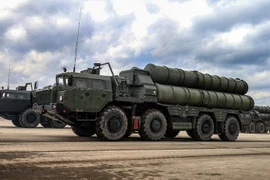 Hệ thống tên lửa phòng không S-400 của Nga. (Nguồn: AA/TTXVN)