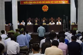 Toàn cảnh một phiên xét xử vụ án Hà Văn Thắm. (Ảnh: Doãn Tấn/TTXVN)