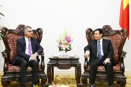 Phó Thủ tướng Vương Đình Huệ đã tiếp ông Nirukt Sapru. (Ảnh: Nguyễn Dân/TTXVN)