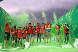 Hàng nghìn bạn trẻ Đà Nẵng "bùng nổ" với Đường chạy sắc màu