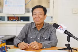 Nhà báo Keo Chandara, Phó Tổng Giám đốc Hãng Thông tấn Campuchia (AKP), trả lời phỏng vấn phóng viên TTXVN. (Ảnh: Nhóm phóng viên TTXVN tại Campuchia) 