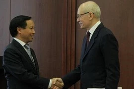 Đại sứ Việt Nam tại Liên bang Nga Ngô Đức Mạnh hội kiến Tổng thống Cộng hòa Bashkortostan Rustem Khamitov. (Ảnh: Dương Trí/TTXVN)